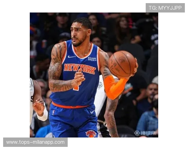 尼克斯怀特突破分球，稳稳命中外线三分